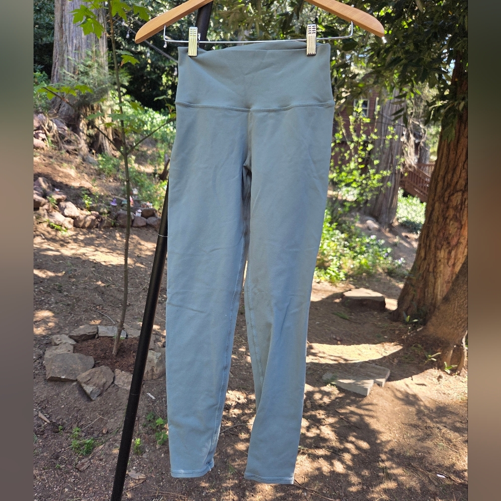 ALO High-Waist Light Sage Green Leggings